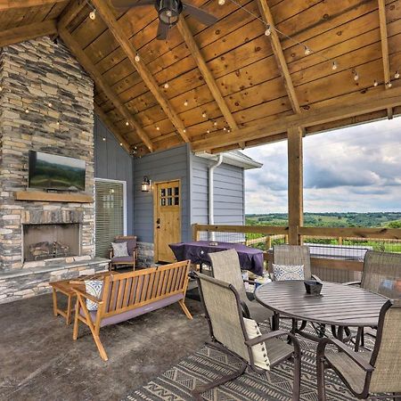 Chic Williamstown Retreat With Pool And Hot Tub! Villa Eksteriør bilde