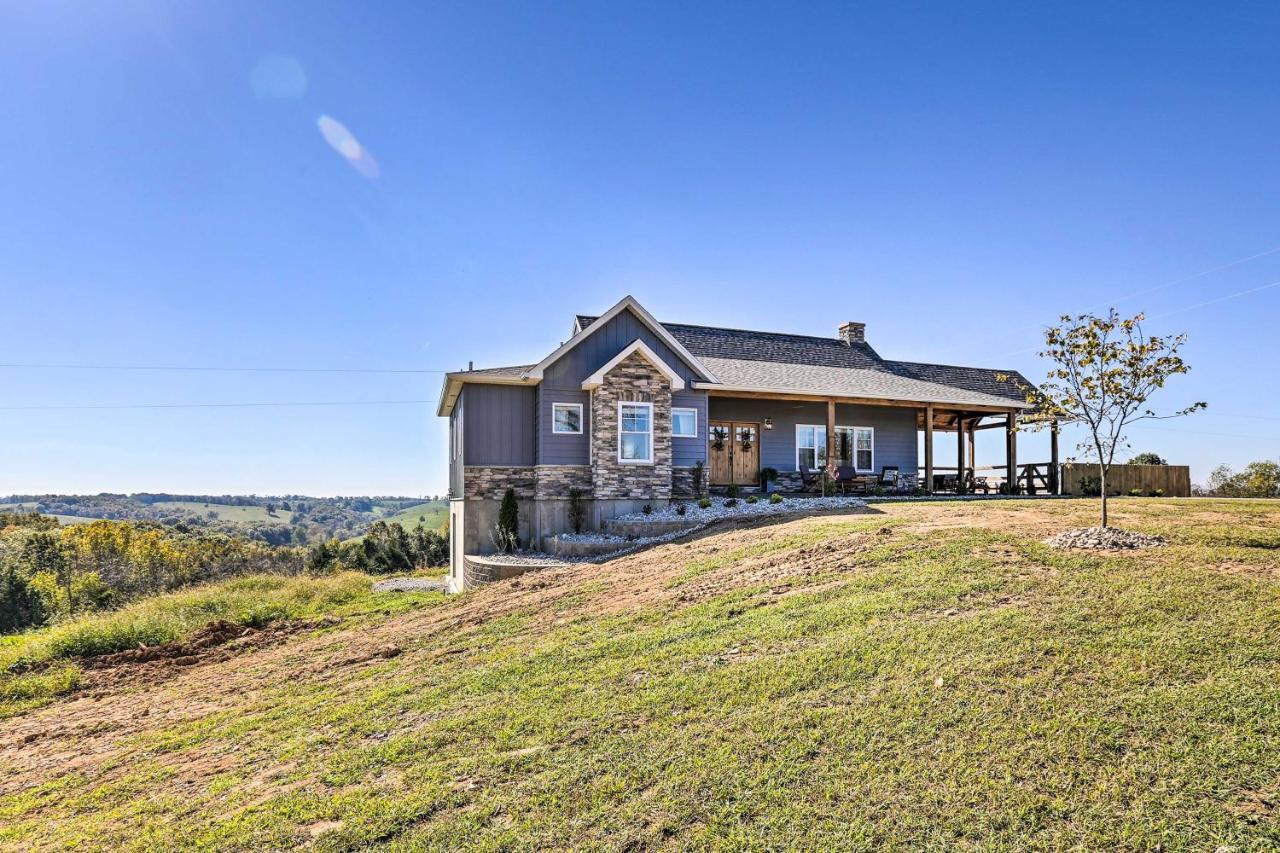 Chic Williamstown Retreat With Pool And Hot Tub! Villa Eksteriør bilde