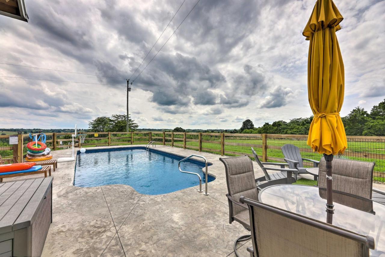 Chic Williamstown Retreat With Pool And Hot Tub! Villa Eksteriør bilde