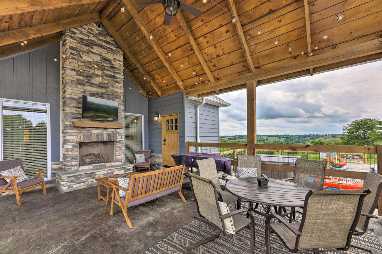 Chic Williamstown Retreat With Pool And Hot Tub! Villa Eksteriør bilde